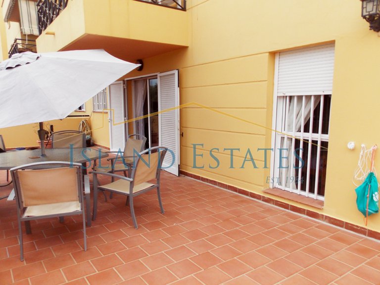 2 Bedroom ground floor apartment with community pool 2