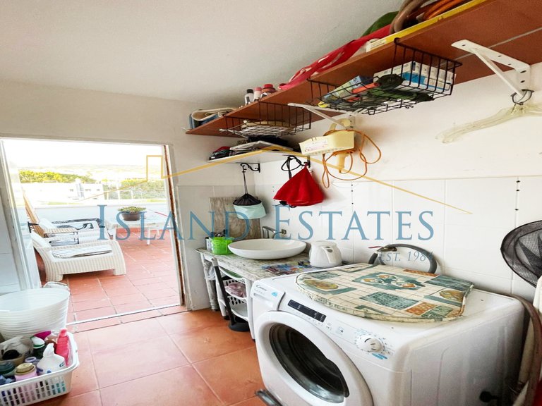 One bedroom apartment with private roof terrace 18