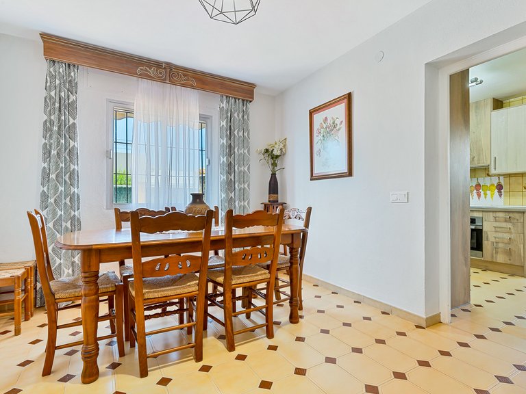 Detached villa in San Pedro 24