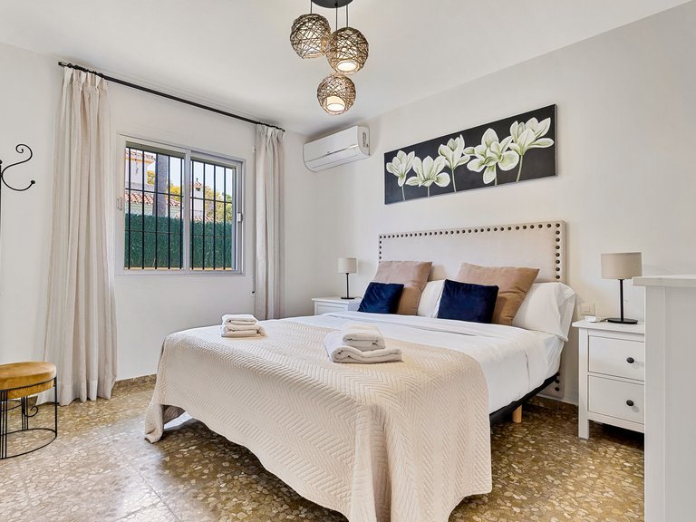 Detached villa in San Pedro 8