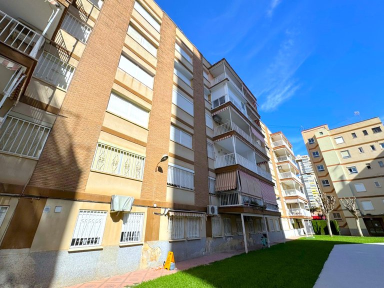 For Sale: A Studio Apartment Levante Beach, Benidorm 2