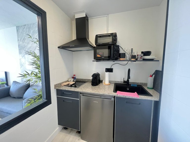 A Frontline Studio Apartment, Levante Area, Benidorm For sale 2