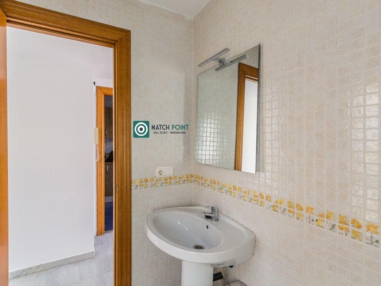 BEAUTIFUL TOWNHOUSE JUST STEPS FROM THE MARINA AND THE BEACH 16