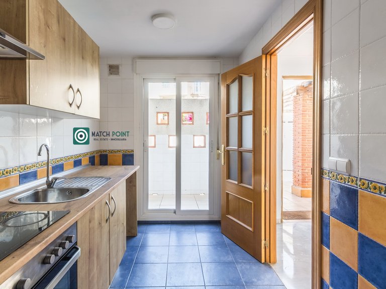BEAUTIFUL TOWNHOUSE JUST STEPS FROM THE MARINA AND THE BEACH 17