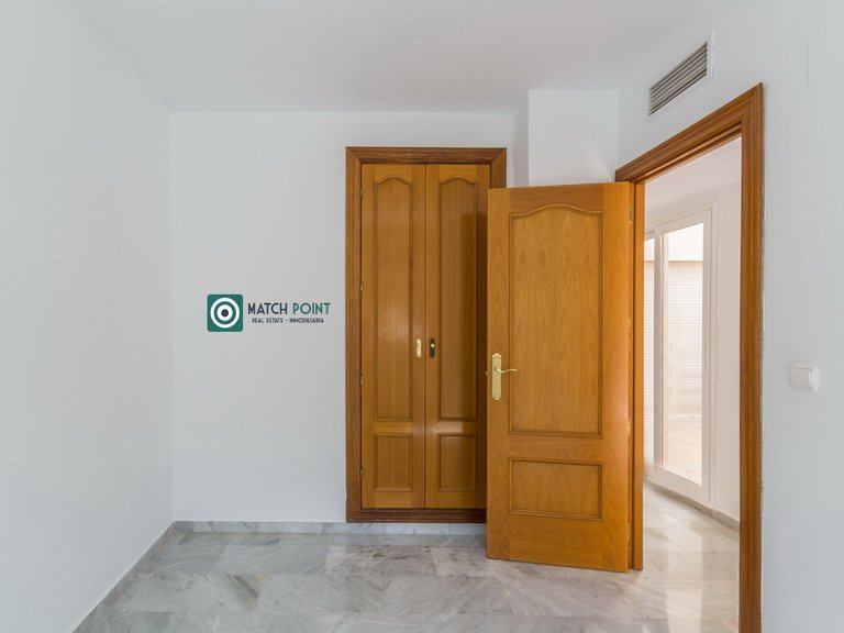 BEAUTIFUL TOWNHOUSE JUST STEPS FROM THE MARINA AND THE BEACH 29
