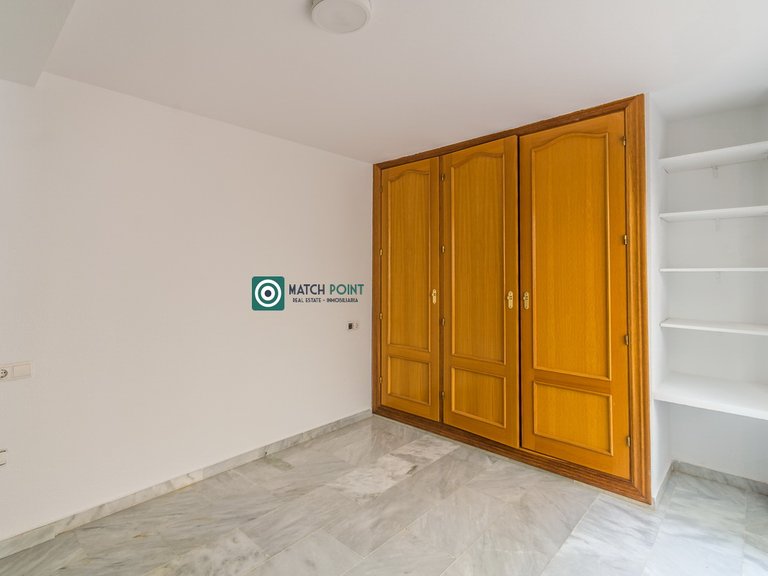 BEAUTIFUL TOWNHOUSE JUST STEPS FROM THE MARINA AND THE BEACH 33