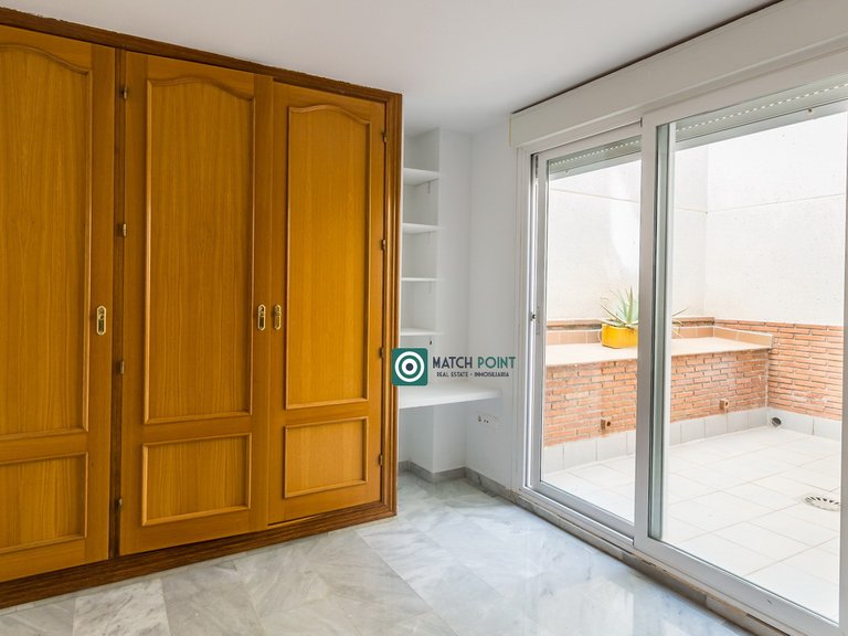 BEAUTIFUL TOWNHOUSE JUST STEPS FROM THE MARINA AND THE BEACH 34