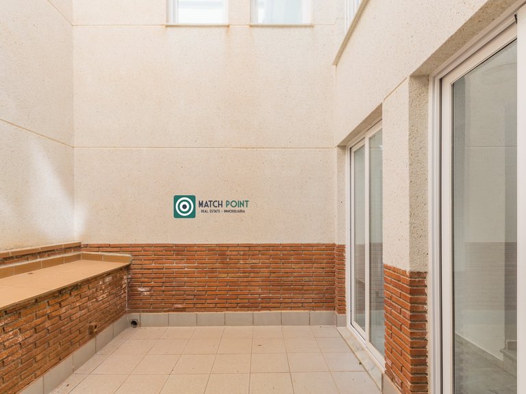 BEAUTIFUL TOWNHOUSE JUST STEPS FROM THE MARINA AND THE BEACH 35