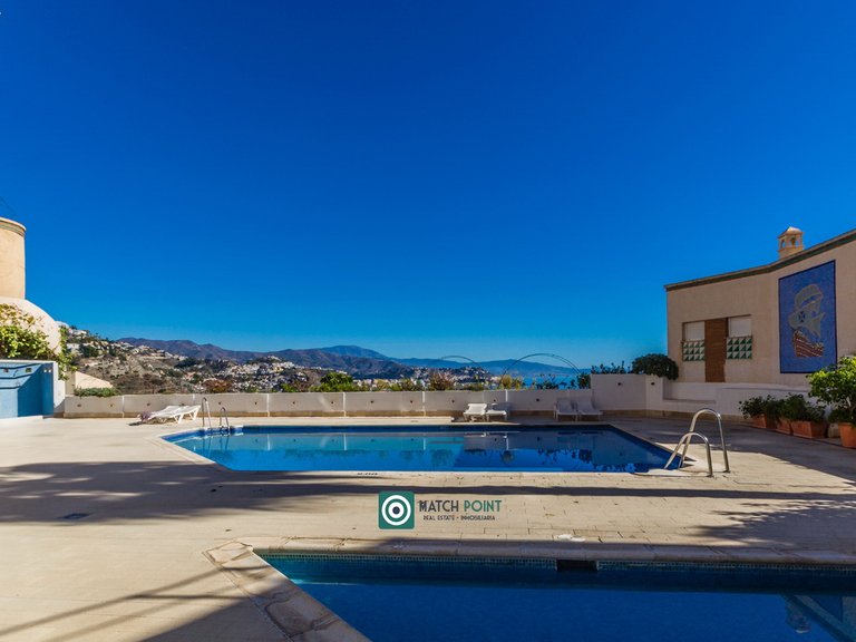BEAUTIFUL TOWNHOUSE JUST STEPS FROM THE MARINA AND THE BEACH 5