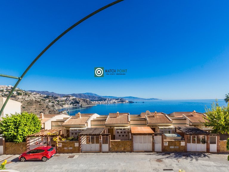 BEAUTIFUL TOWNHOUSE JUST STEPS FROM THE MARINA AND THE BEACH 8