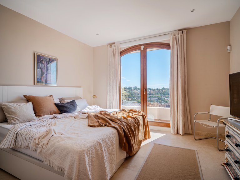 Spacious Family Townhouse in Paraíso Hills, New Golden Mile 5