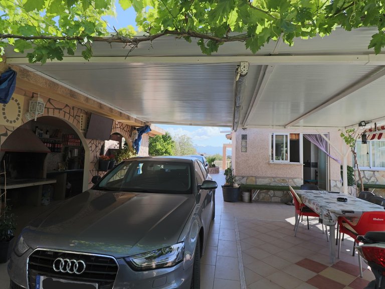 For Sale A Large villa in La Nucia with pool, parking and large plot 9