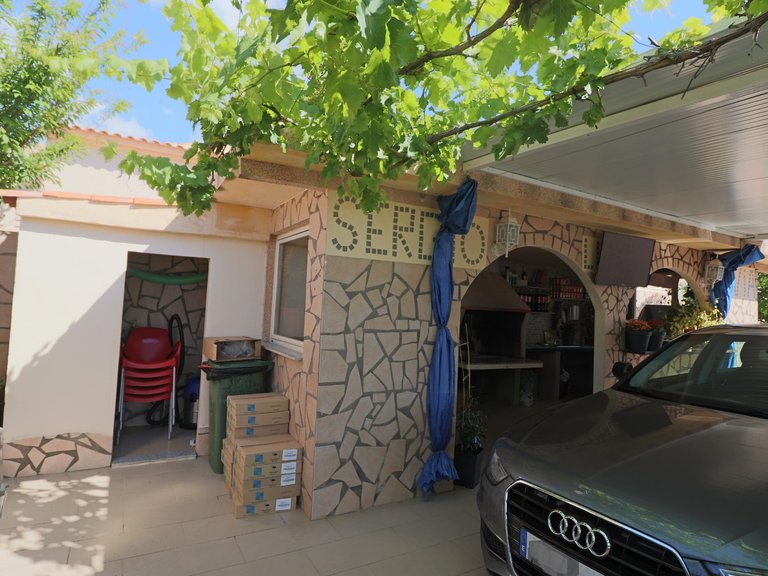 For Sale A Large villa in La Nucia with pool, parking and large plot 18