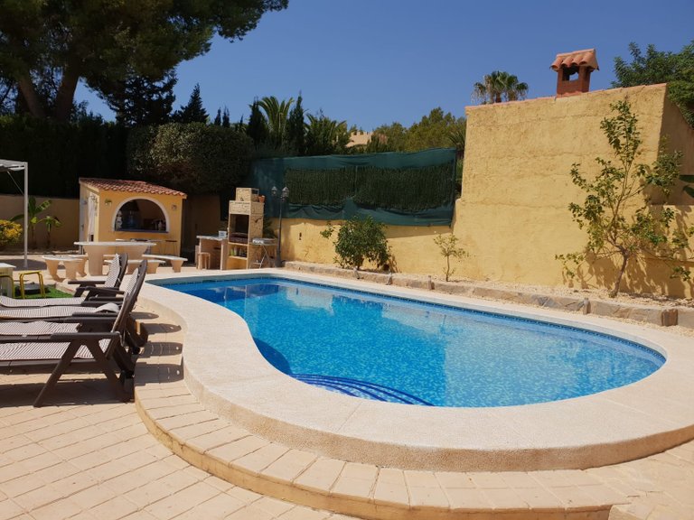 For Sale: Beautiful, detached villa with own pool in Alfaz del Pi 19