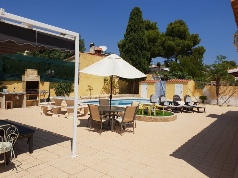 For Sale: Beautiful, detached villa with own pool in Alfaz del Pi 15
