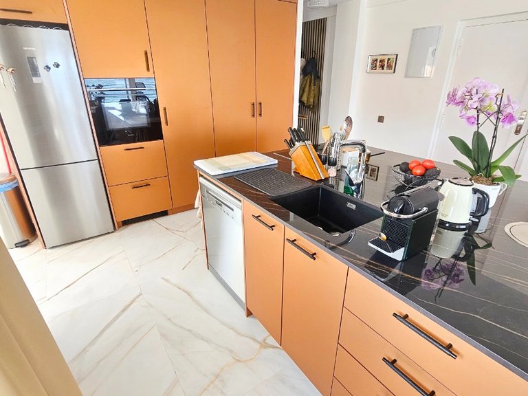 For Sale: A Stunning Beachfront Apartment in Altea 11