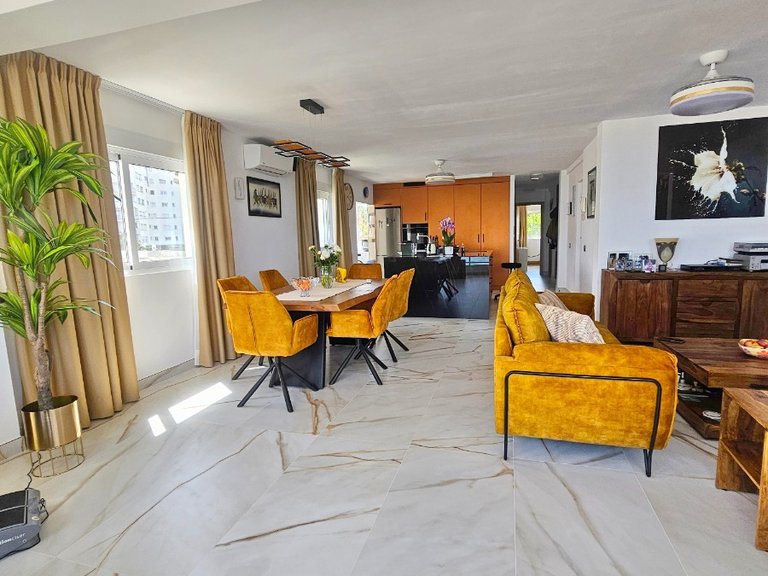 For Sale: A Stunning Beachfront Apartment in Altea 16