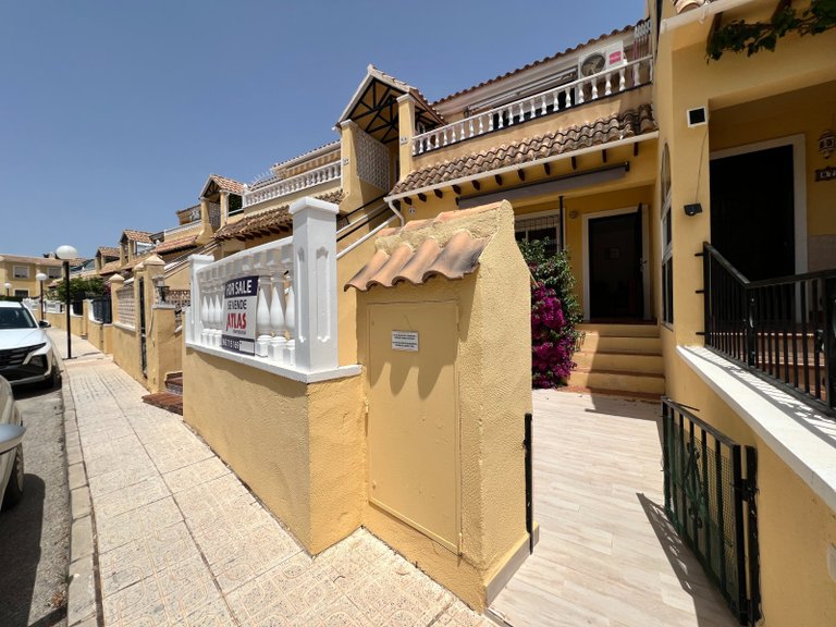 Ground floor Villamartin property 1