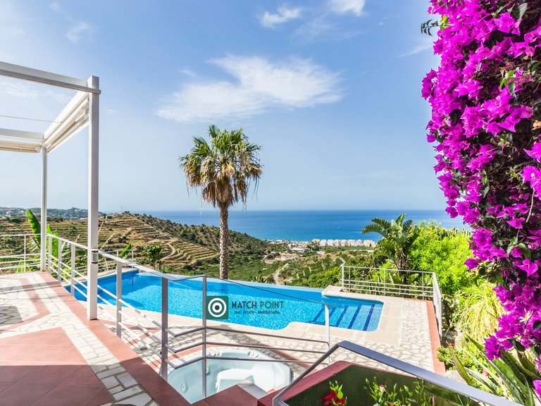 BEAUTIFUL HOUSE WITH VIEWS IN A TROPICAL FRUIT PLANTATION 17