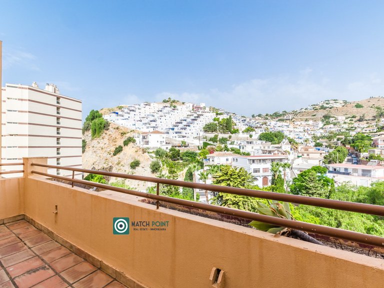 FLAT WITH TERRACE IN AN ICONIC BEACHFRONT RESIDENTIAL COMPLEX 25