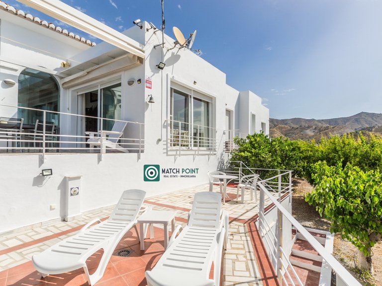 BEAUTIFUL HOUSE WITH VIEWS IN A TROPICAL FRUIT PLANTATION 10