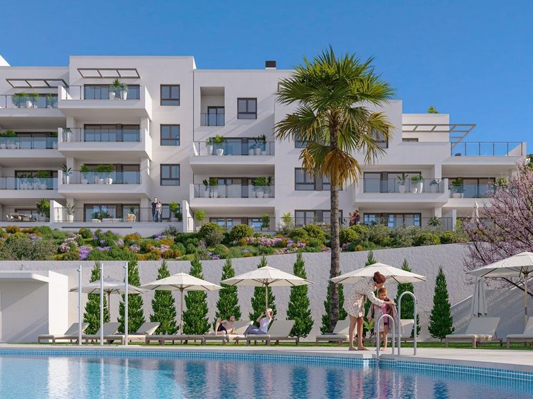 FANTASTIC OPPORTUNITY TO MOVE INTO A BRAND-NEW HOME ON THE TROPICAL COAST. 2