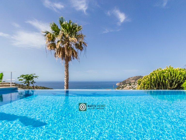 BEAUTIFUL HOUSE WITH VIEWS IN A TROPICAL FRUIT PLANTATION 2