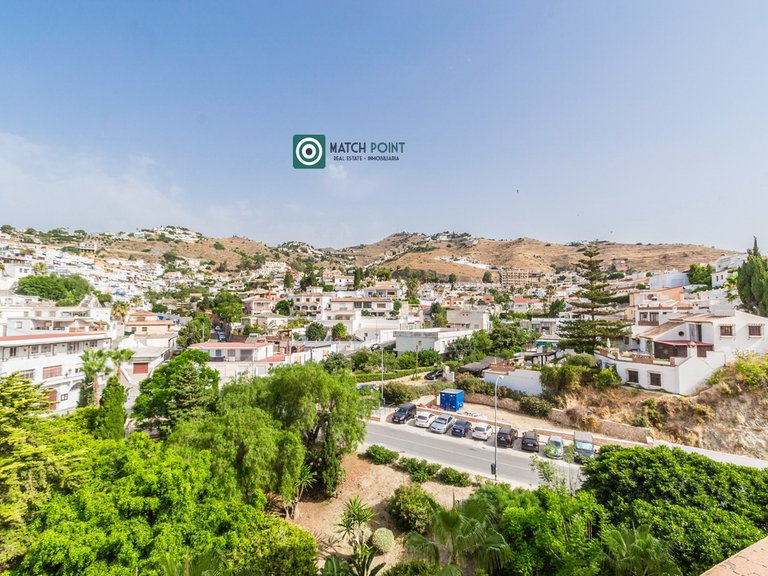 FLAT WITH TERRACE IN AN ICONIC BEACHFRONT RESIDENTIAL COMPLEX 27