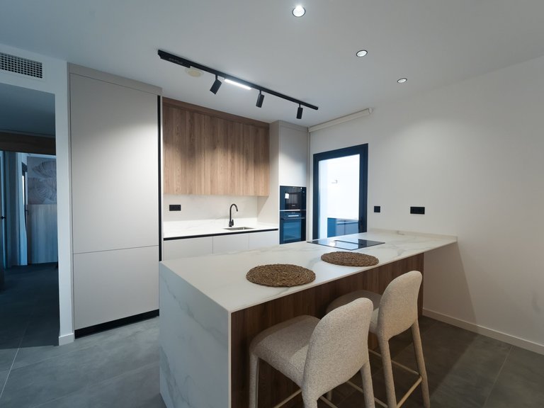 Key Ready Luxury 3 Bed 4 Bath Detached Villa with Private Pool, Parking, Basement and Solarium. 7