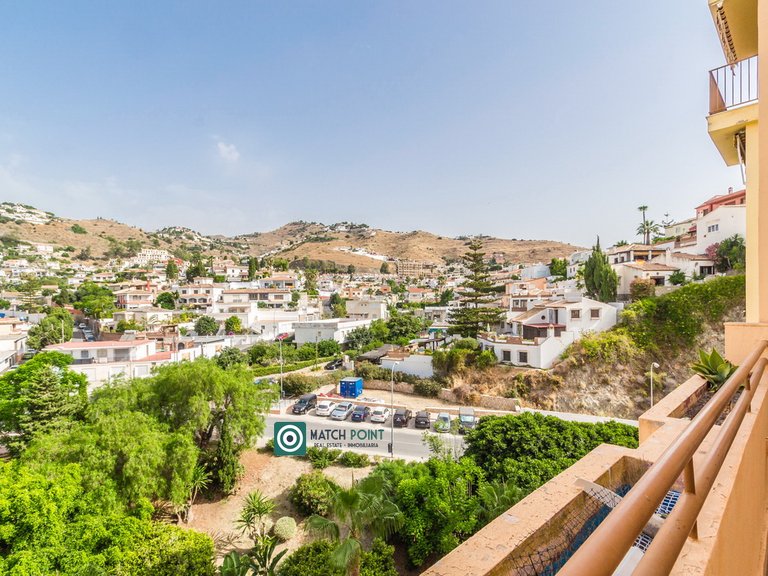 FLAT WITH TERRACE IN AN ICONIC BEACHFRONT RESIDENTIAL COMPLEX 30
