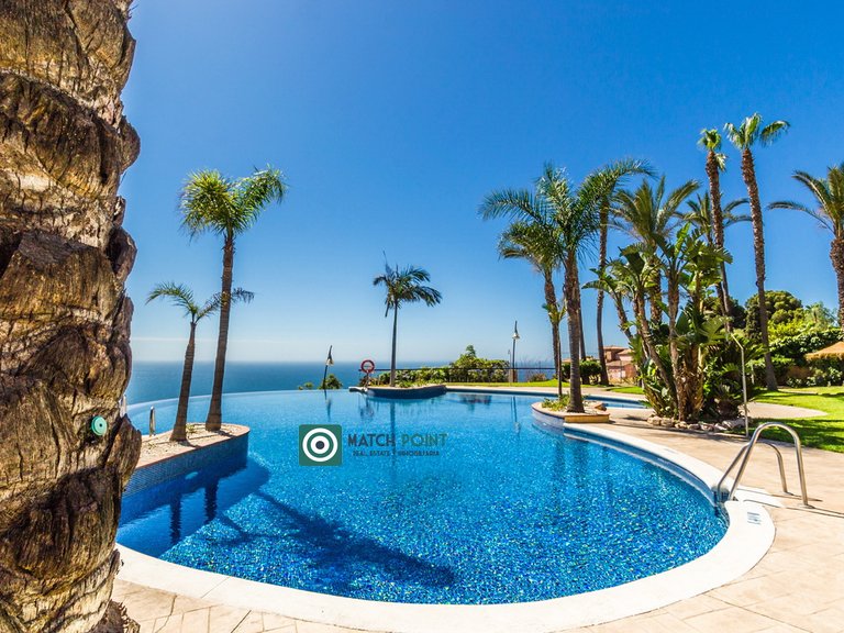IN A RESIDENTIAL COMPLEX WITH COMMUNAL SWIMMING POOLS 3