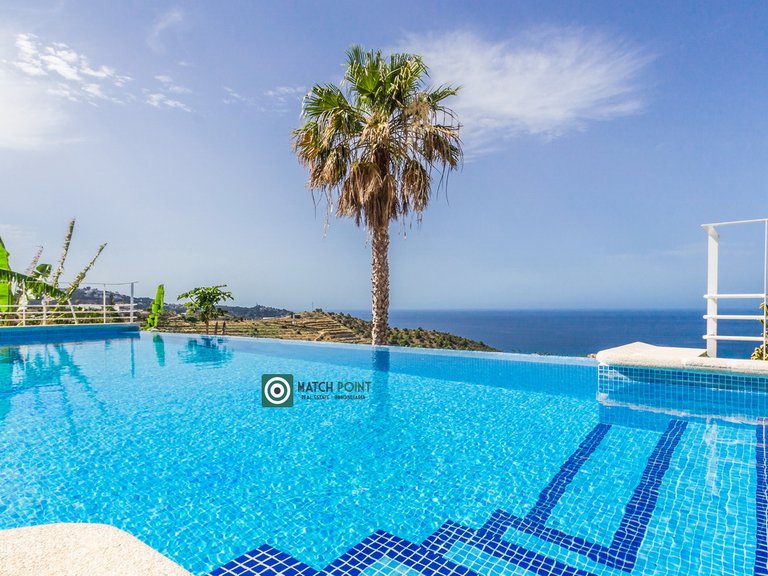 BEAUTIFUL HOUSE WITH VIEWS IN A TROPICAL FRUIT PLANTATION 3