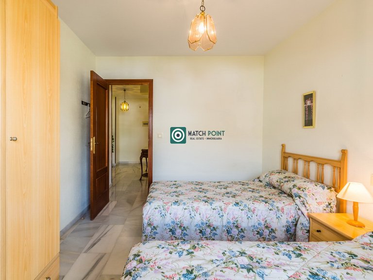 FLAT WITH TERRACE IN AN ICONIC BEACHFRONT RESIDENTIAL COMPLEX 37