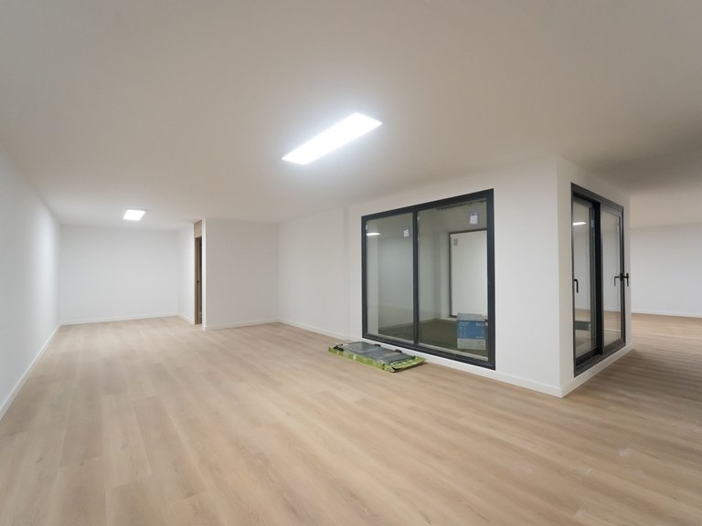 Key Ready Luxury 3 Bed 4 Bath Detached Villa with Private Pool, Parking, Basement and Solarium. 11