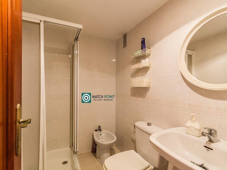 FLAT WITH TERRACE IN AN ICONIC BEACHFRONT RESIDENTIAL COMPLEX 38