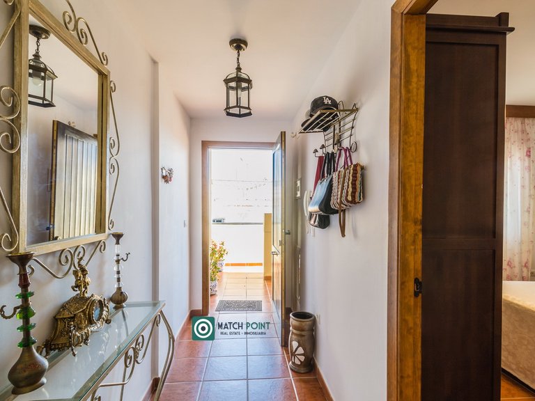 FIVE MINUTE WALK FROM THE BEACH 32
