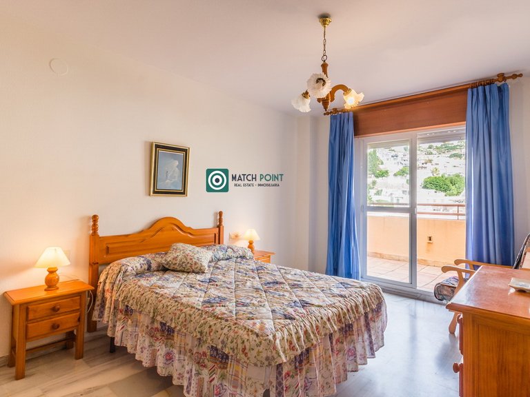 FLAT WITH TERRACE IN AN ICONIC BEACHFRONT RESIDENTIAL COMPLEX 40