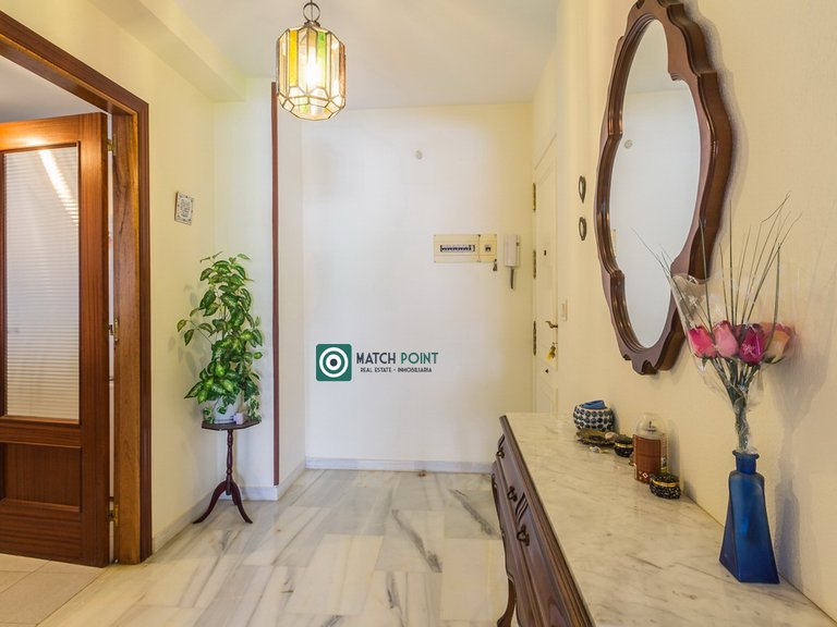 FLAT WITH TERRACE IN AN ICONIC BEACHFRONT RESIDENTIAL COMPLEX 43