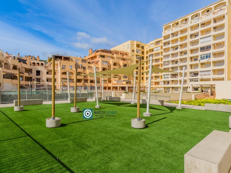 FLAT WITH TERRACE IN AN ICONIC BEACHFRONT RESIDENTIAL COMPLEX 9