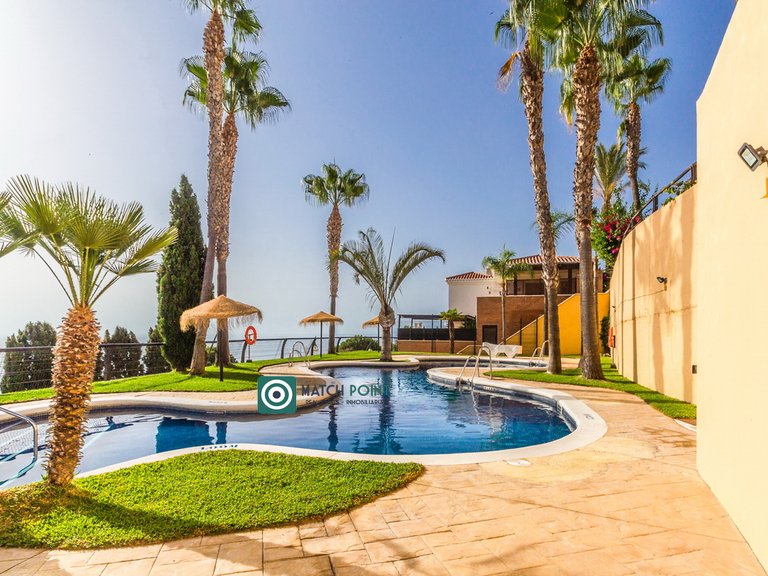 IN A RESIDENTIAL COMPLEX WITH COMMUNAL SWIMMING POOLS 61