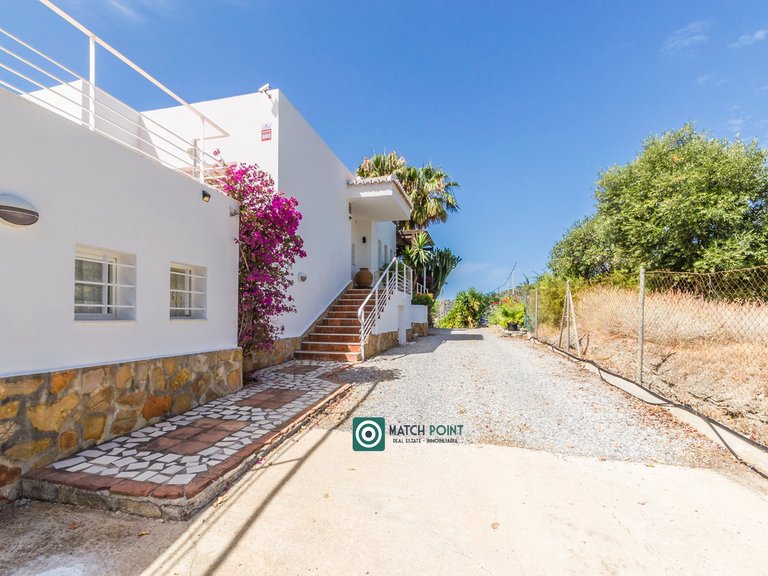 BEAUTIFUL HOUSE WITH VIEWS IN A TROPICAL FRUIT PLANTATION 80