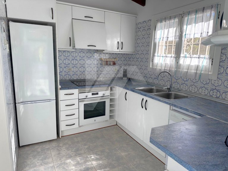 Detached Villa with sea views for sale in Moraira, Costa Blanca. 10