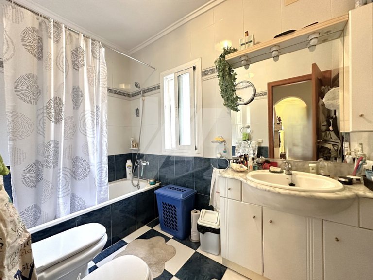 Villa with independent guest house for sale in Benissa with sea views, Costa Blanca. 8
