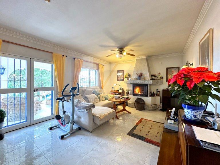 Villa with independent guest house for sale in Benissa with sea views, Costa Blanca. 9
