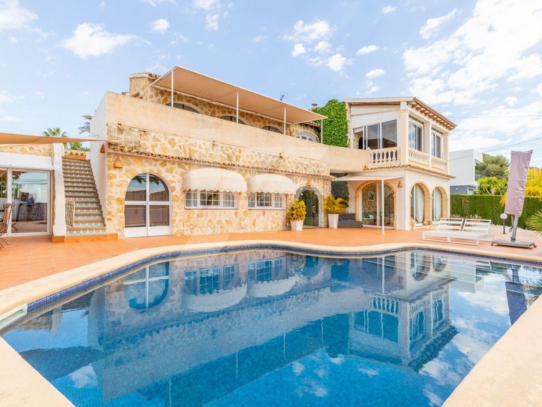 Luxury villa for sale in Moraira, Pla del Mar, with sea views. 1