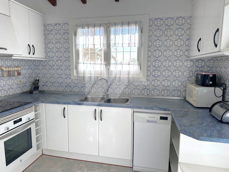 Detached Villa with sea views for sale in Moraira, Costa Blanca. 8