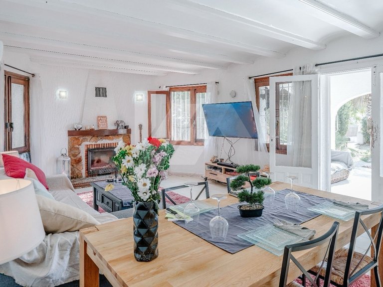Charming Detached Villa with Private Pool in Arnella, Moraira 2