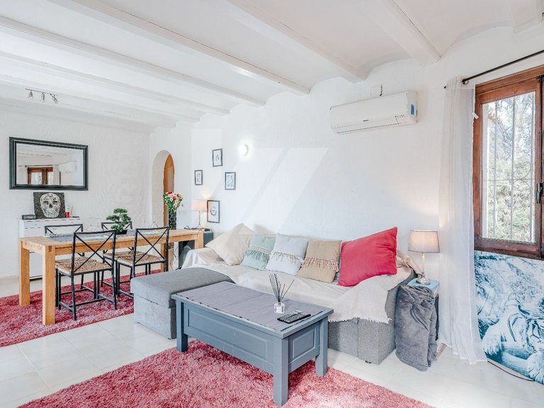 Charming Detached Villa with Private Pool in Arnella, Moraira 15