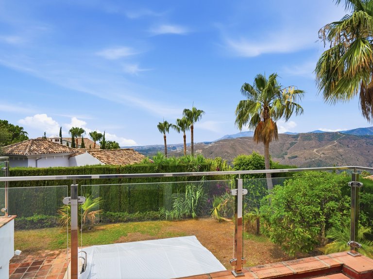 Villa for Sale in Istan, Málaga 6