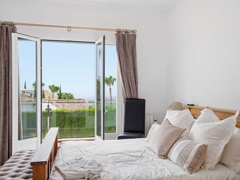 Villa for Sale in Istan, Málaga 5
